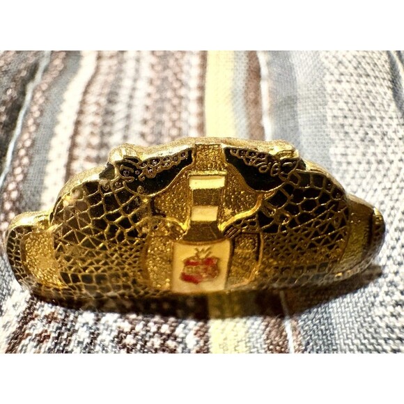 Texas Lone Star Beer Logo Enamel Surrounded with Armadillos Pin Lapel Pinback - Picture 3 of 7